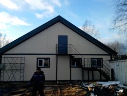 Магазин с офисным мансардным этажом из сэндвич-панелей, построенная компанией Альянс - Магазин с офисным мансардным этажом, п.Койгородок, респ.Коми